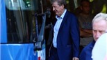 Chỉ Roy Hodgson mỉm cười khi tuyển Anh cúi đầu về nước